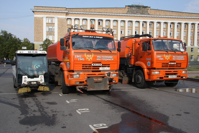 Уборка улиц Великого Новгорода